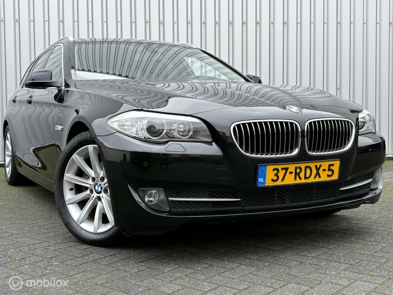 BMW 5-serie Touring - 523i Executive | Aut | 6 cil | NAP | NAV | Trekhaak | 204pk | F11 | Volledige historie | - AutoWereld.nl