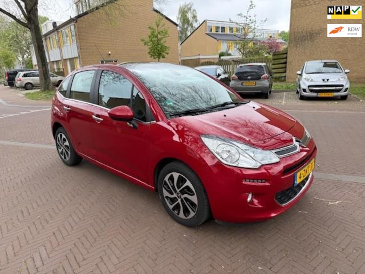 Citroën C3 - AUTOMAAT / Goed onderhouden / Panorama dak / Mooie auto - AutoWereld.nl