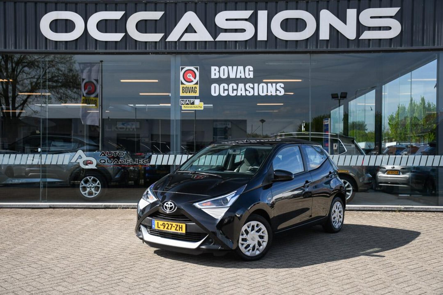 Toyota Aygo - 1.0 VVT-i x-play APPLE CARPLAY/ HILL HOLD/ LED - AutoWereld.nl