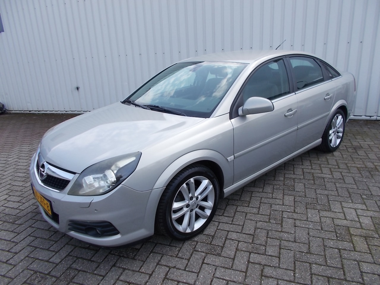Opel Vectra GTS - 2.2-16V Executive 2.2-16V Executive ( APK 12-09-2025 ) - AutoWereld.nl