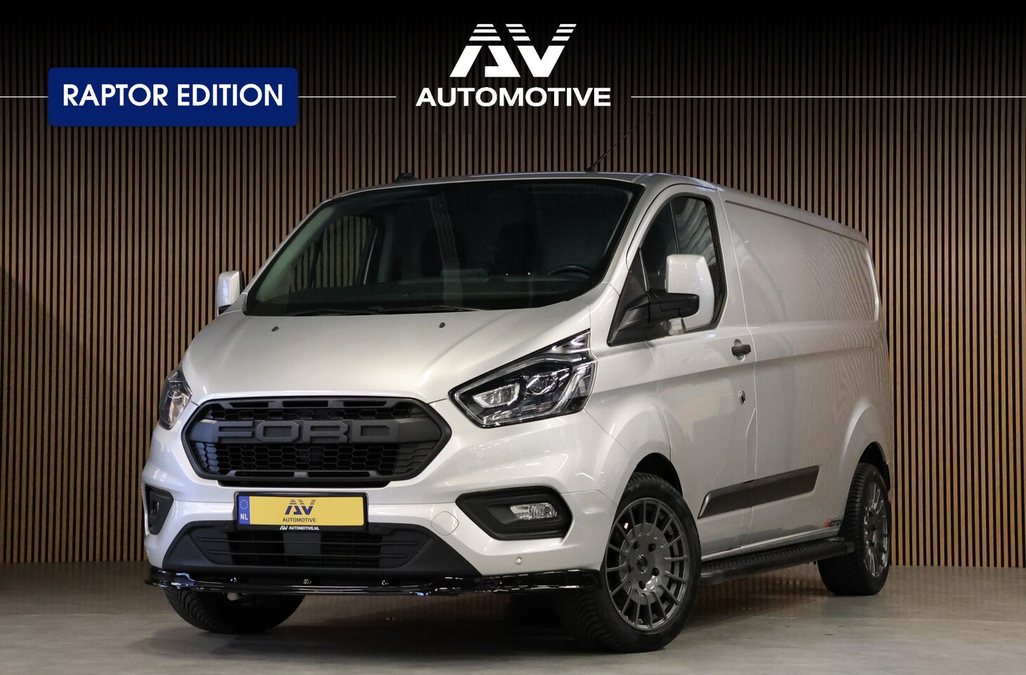 Ford Transit Custom - 320 2.0 TDCI L2H1 Raptor Edition | Bi-Xenon | CarPlay | Navigatie | Camera | Stoelverwarmi - AutoWereld.nl