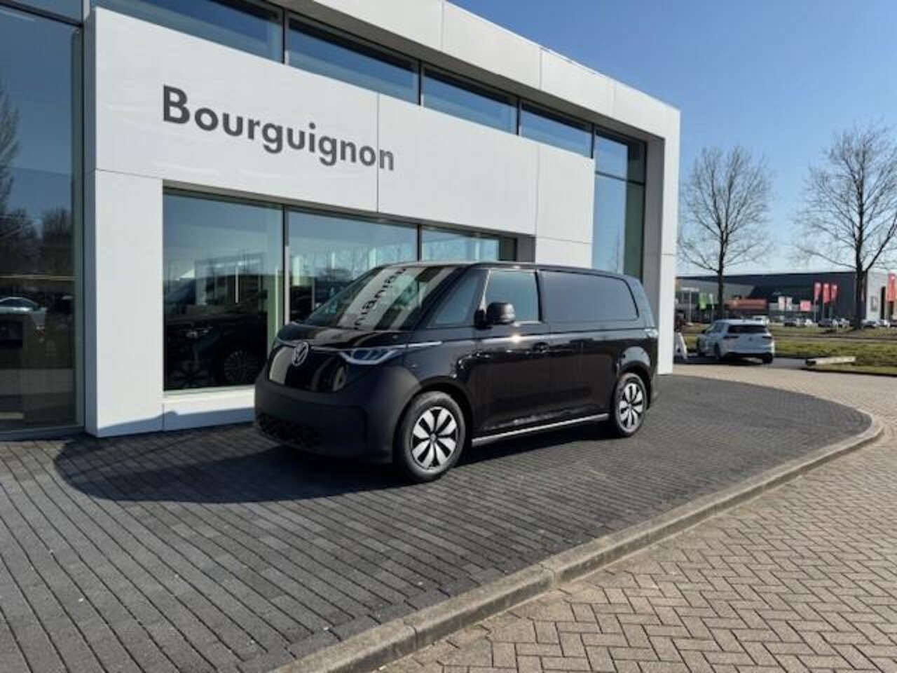 Volkswagen ID. Buzz Cargo - Bedrijfswagens Economy Business Elektromotor 210 kW (286 pk) 2988 | 366554 | Metallic zwar - AutoWereld.nl
