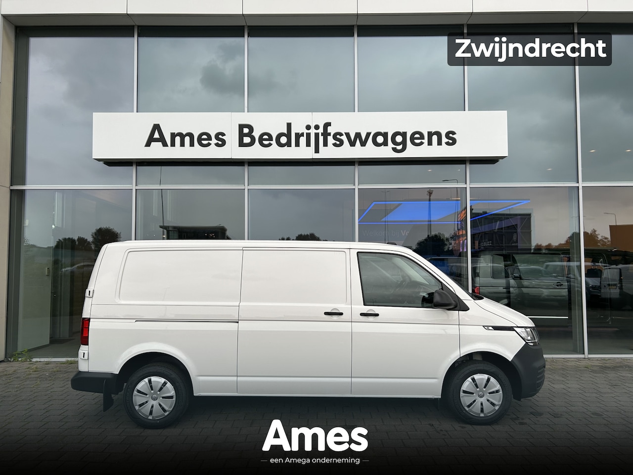 Volkswagen Transporter - 2.0 TDI L2H1 28 bestelwagen 110 pk | Airco | Bank | Radio Bluetooth - AutoWereld.nl