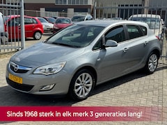 Opel Astra - 1.4 Turbo Cosmo 5 deurs 120PK NL AUTO KMST NAP Navi l Leer l Airco l Cruise l MTF-stuur