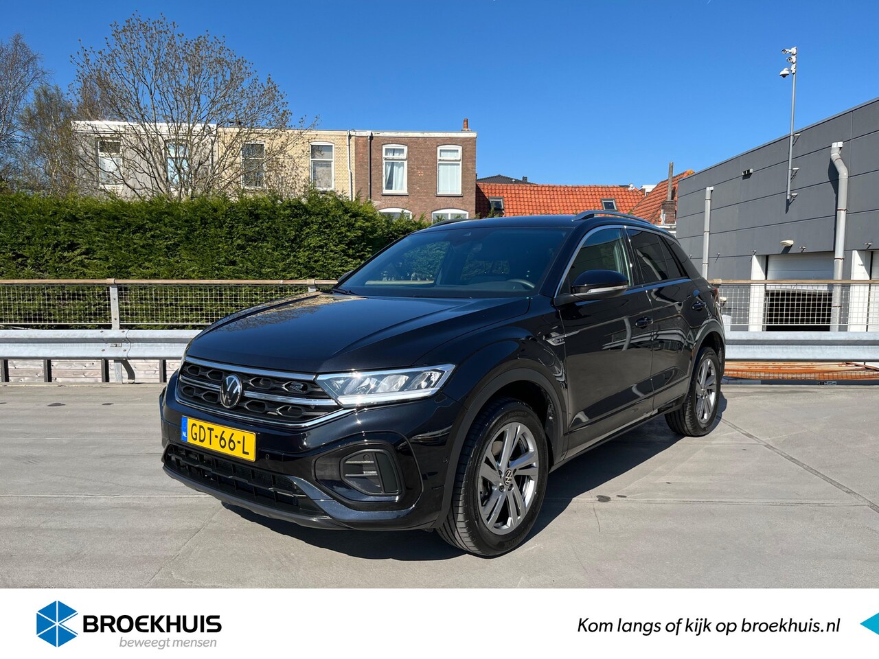 Volkswagen T-Roc - 1.5 150PK DSG TSI R-Line | ACC | Multimedia pakket | Achteruitrijcamera | Interieur comple - AutoWereld.nl