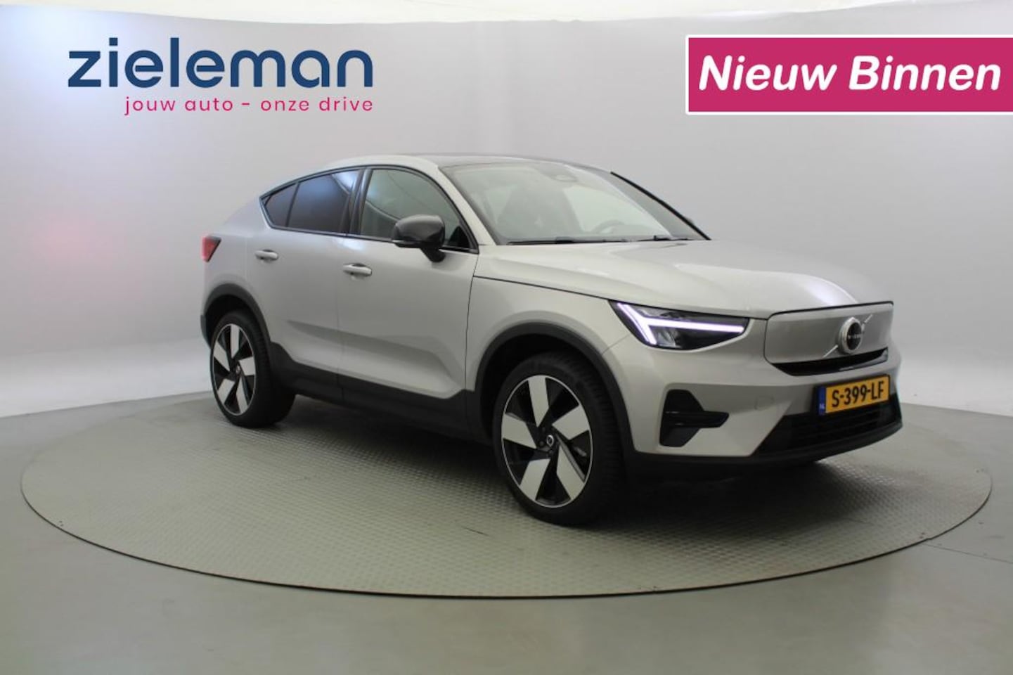 Volvo C40 - Recharge Core 69 kWh - Carplay, Panorama, Camera - AutoWereld.nl