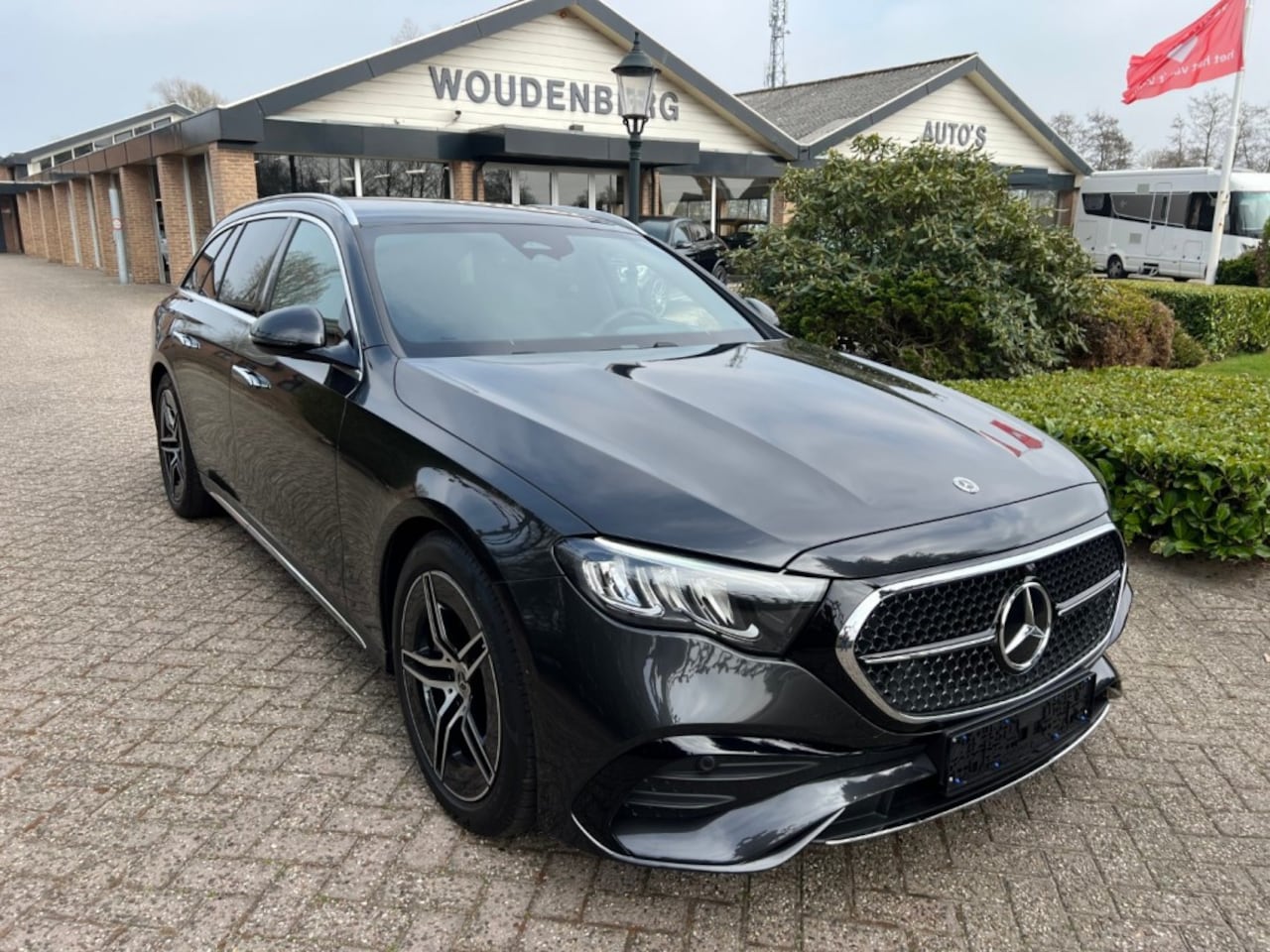 Mercedes-Benz E-klasse - E 200 AMG, Distronic, Volledig dig dashb - AutoWereld.nl