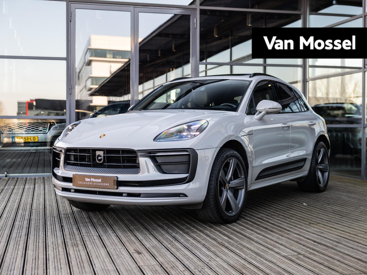 Porsche Macan - 2.0 | SPORTDESIGN | SPORTCHRONO | PASM LUCHTVERING | SPORTUITLAATEINDPIJPEN | KRIJTGRIJS | - AutoWereld.nl