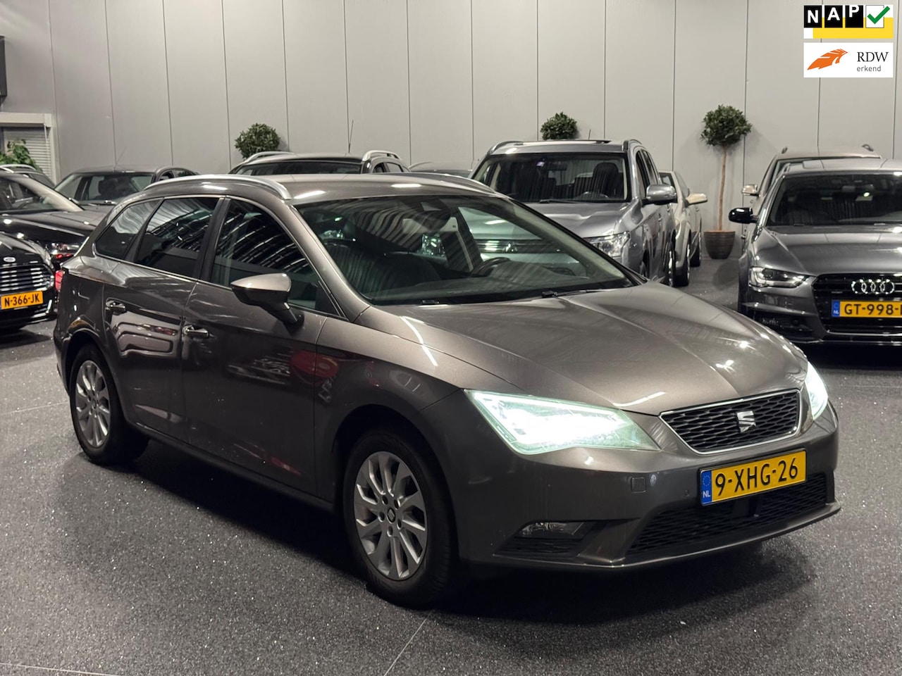 Seat Leon ST - 1.2 TSI Style Business AUT | Navi | LED | ACC | Cruise | Trekhaak - AutoWereld.nl