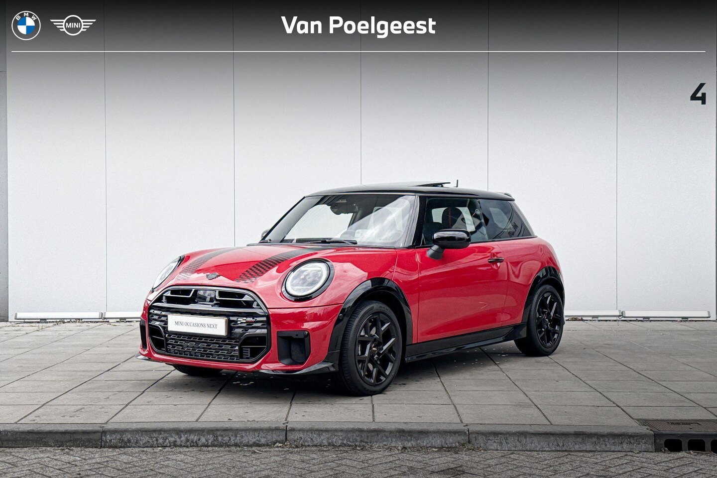 MINI Cooper - C John Cooper Works Pakket M / Glazen Dak / Black Pack / Head-Up / Driving Assistant - AutoWereld.nl
