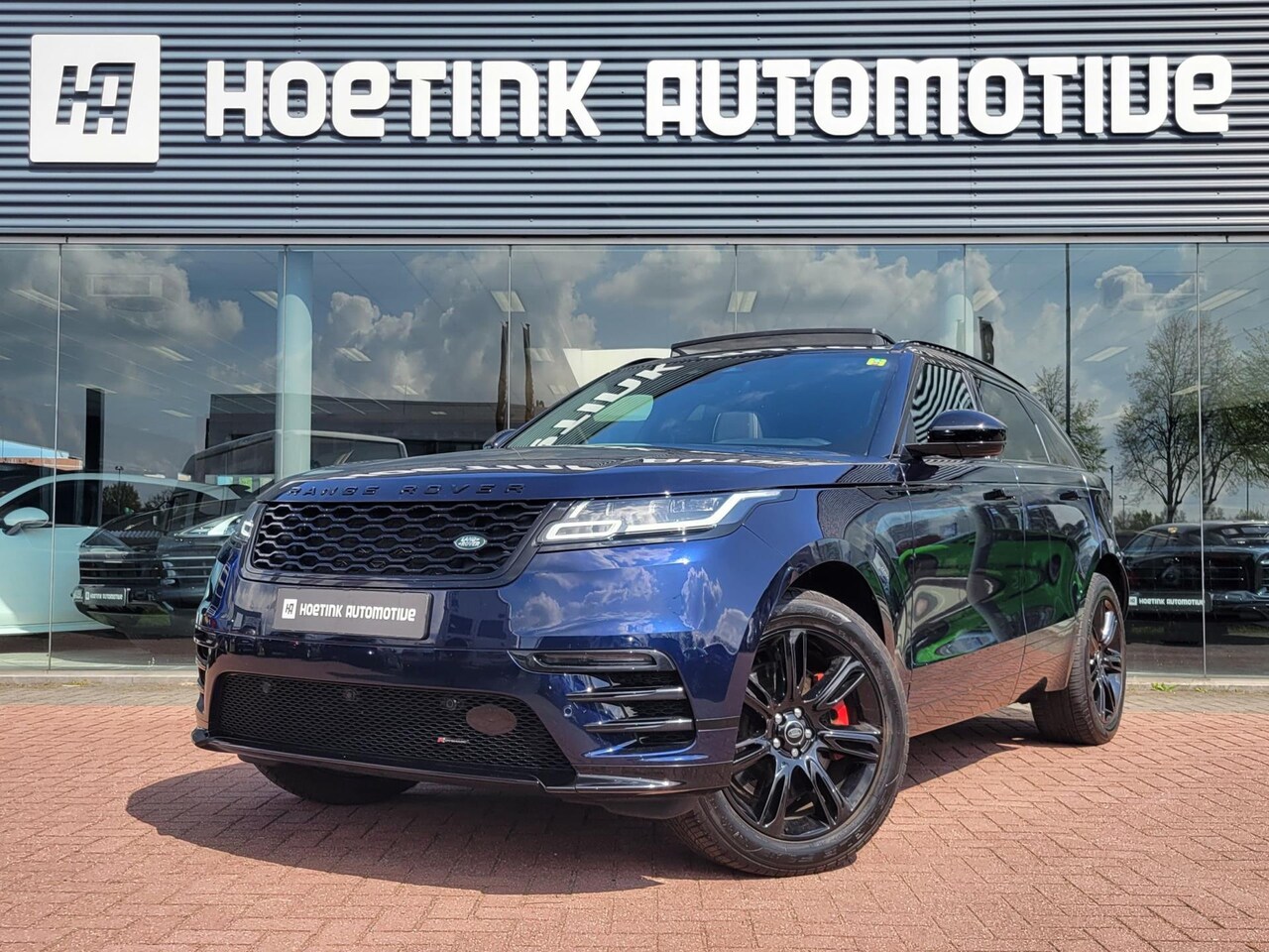 Land Rover Range Rover Velar - 2.0 P400e Edition | Pano | Meridian | Elc trekhaak - AutoWereld.nl