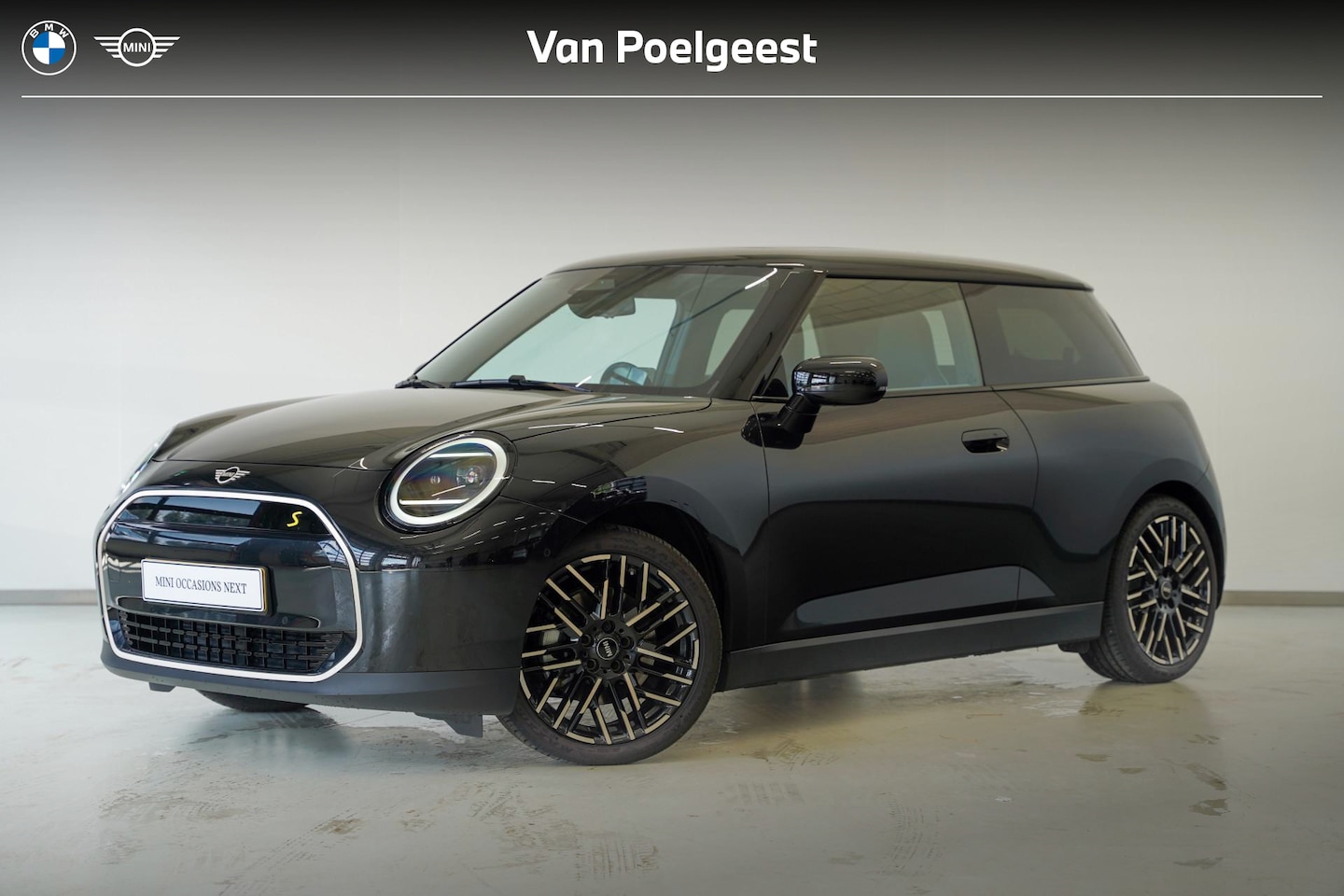 MINI Mini-Electric - Cooper 3-deurs SE Favoured Pakket M MINI Cooper 3-deurs SE Favoured - AutoWereld.nl
