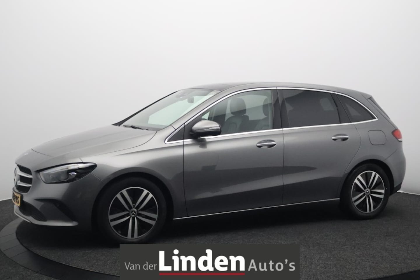 Mercedes-Benz B-klasse - 180 Business Solution Luxury Plus | Panoramadak| Sfeerverlichting | Leder | - AutoWereld.nl