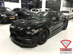 Ford Mustang Fastback - 5.0 V8 GT Zwart Automaat