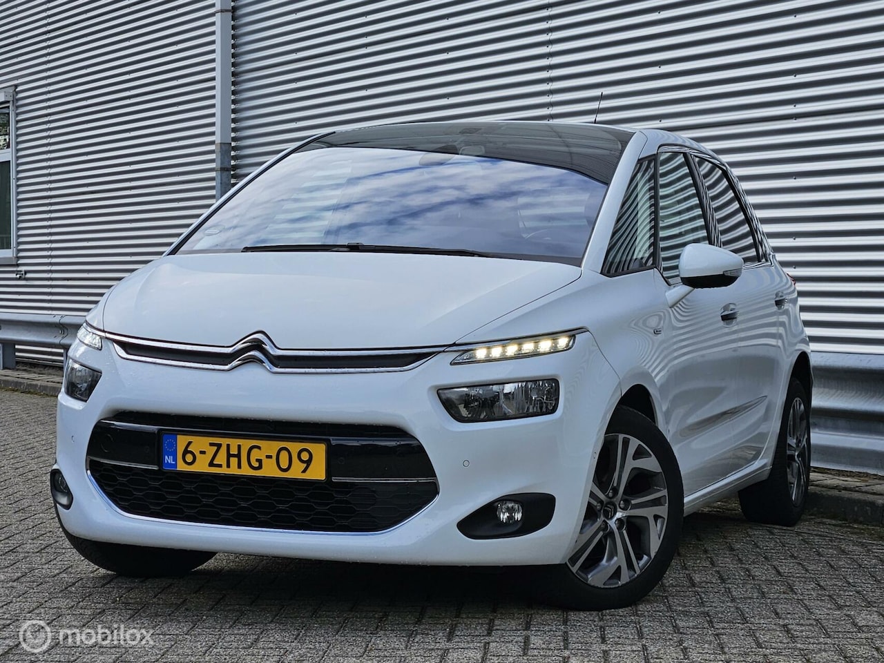 Citroën C4 Picasso - 1.6 e-THP stoelmassage Dealer onderhouden Navi - AutoWereld.nl
