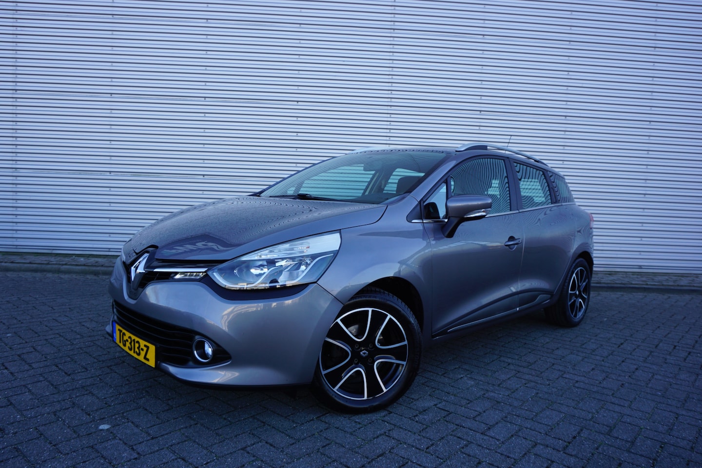 Renault Clio Estate - 0.9 TCe Expression Airco / Navi / Cruise / Elektr. ramen / Lm velgen - AutoWereld.nl