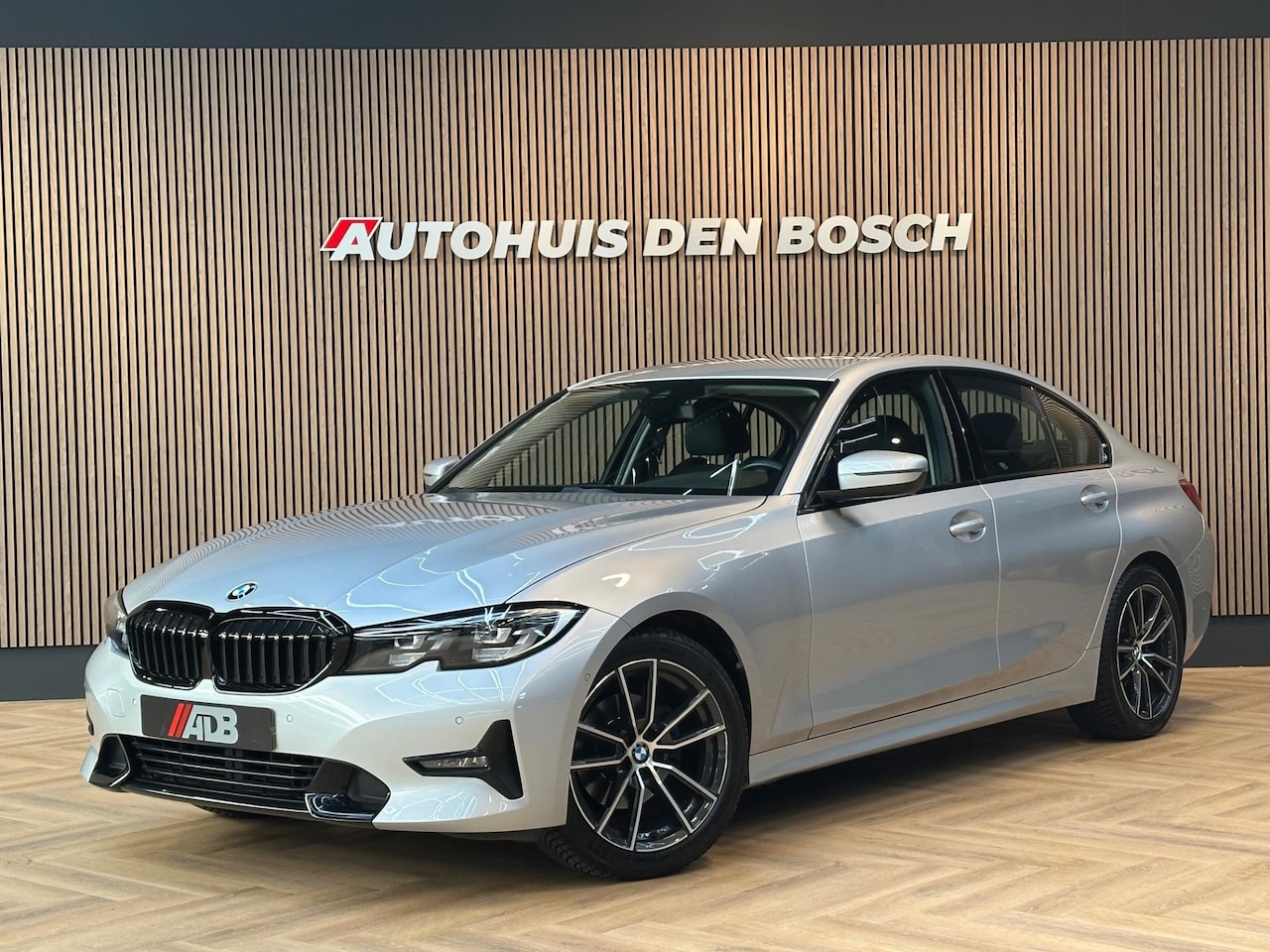 BMW 3-serie - 320i High Executive - Ambiance - Carplay - AutoWereld.nl