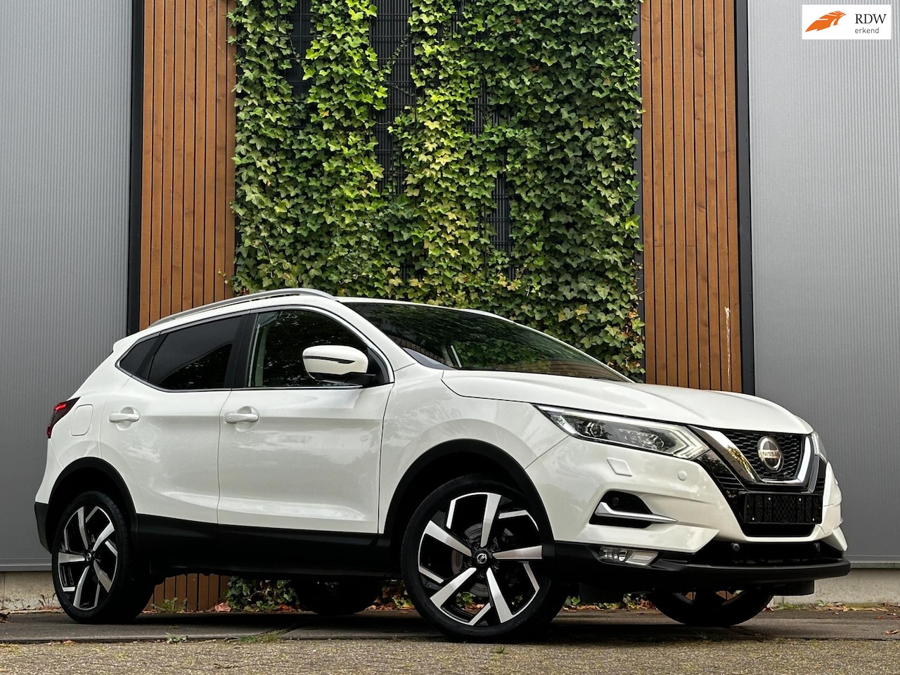 Nissan Qashqai - 1.3 DIG-T Tekna |LEDER|ACC|DEALER ONDERHOUDEN - AutoWereld.nl