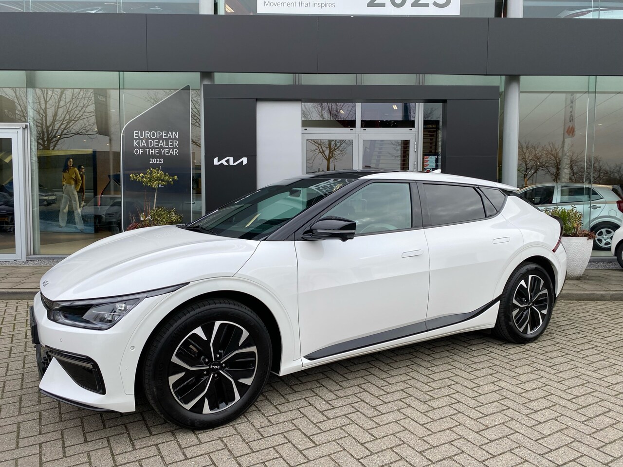 Kia EV6 - GT-Line 77.4 kWh € 2000,- Inruilpremie ! |   roel@vdns-kia.nl 0492-588951 - AutoWereld.nl