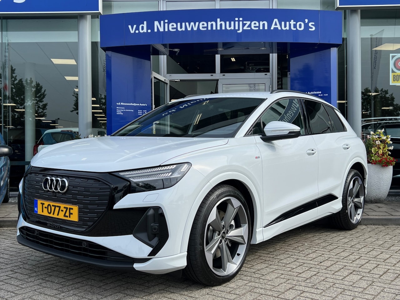 Audi Q4 e-tron - 40 S edition 77 kWh | 1150 ex BTW Full Operational Lease | € 2000,- Inruilpremie ! |   Inf - AutoWereld.nl