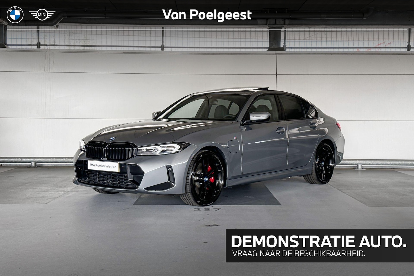 BMW 3-serie - Sedan 320e | M Sportpakket Pro | Elektrisch bediend glazen schuif-/kanteldak - AutoWereld.nl