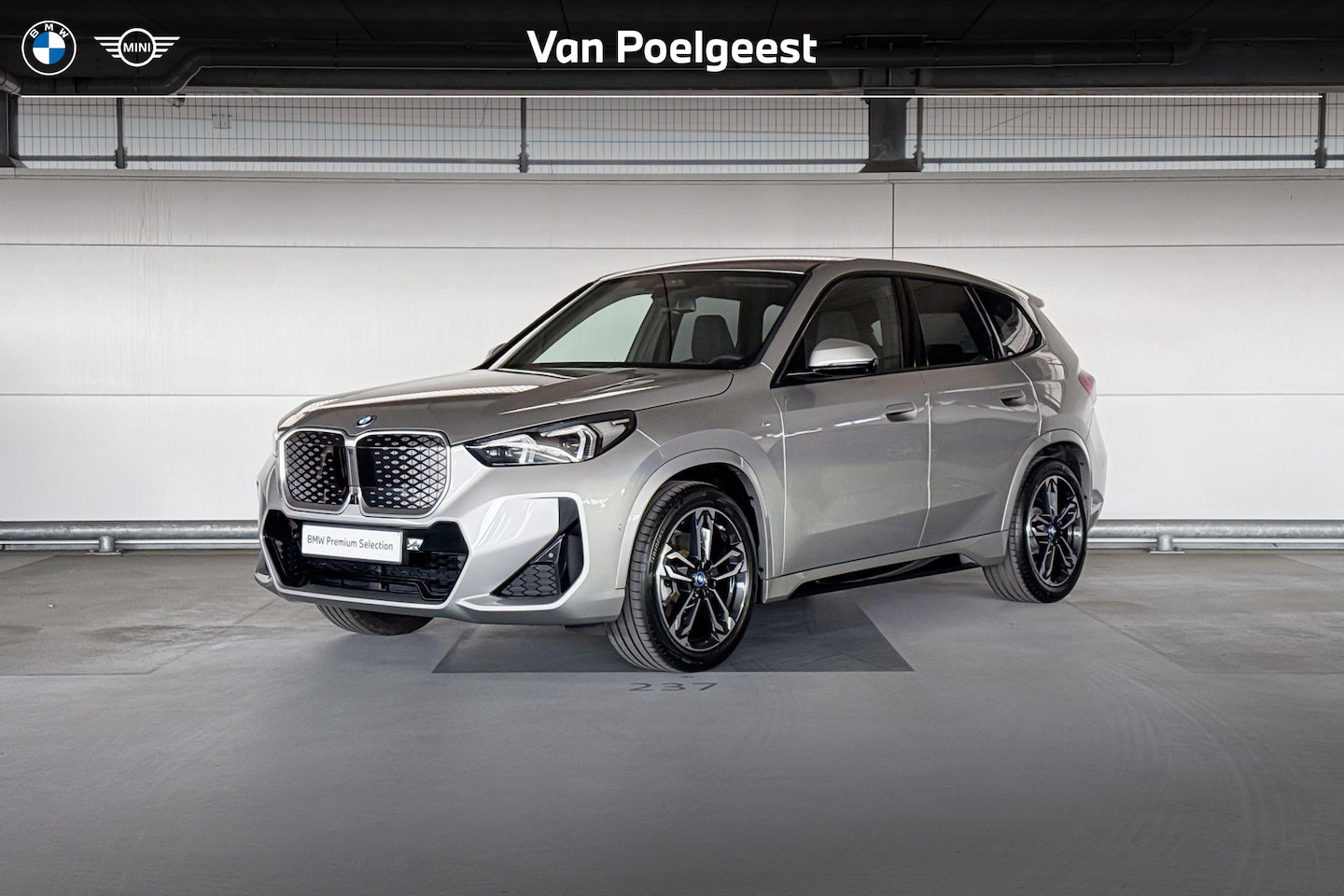 BMW iX1 - xDrive30 67 kWh - AutoWereld.nl