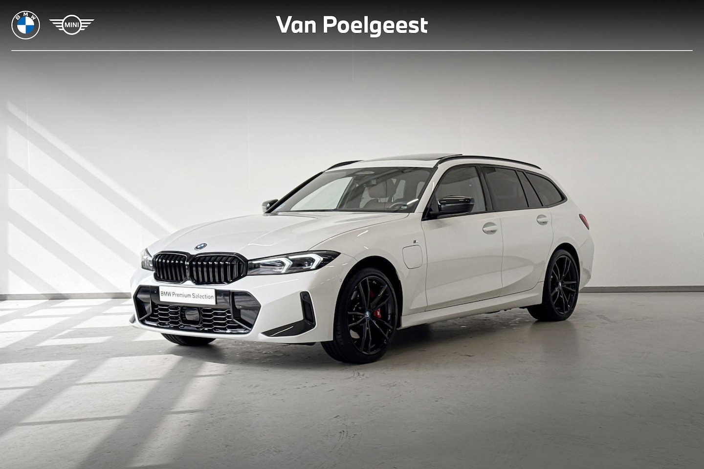 BMW 3-serie Touring - 330e xDrive Innovation Pack M Sportpakket Pro Aut. - AutoWereld.nl