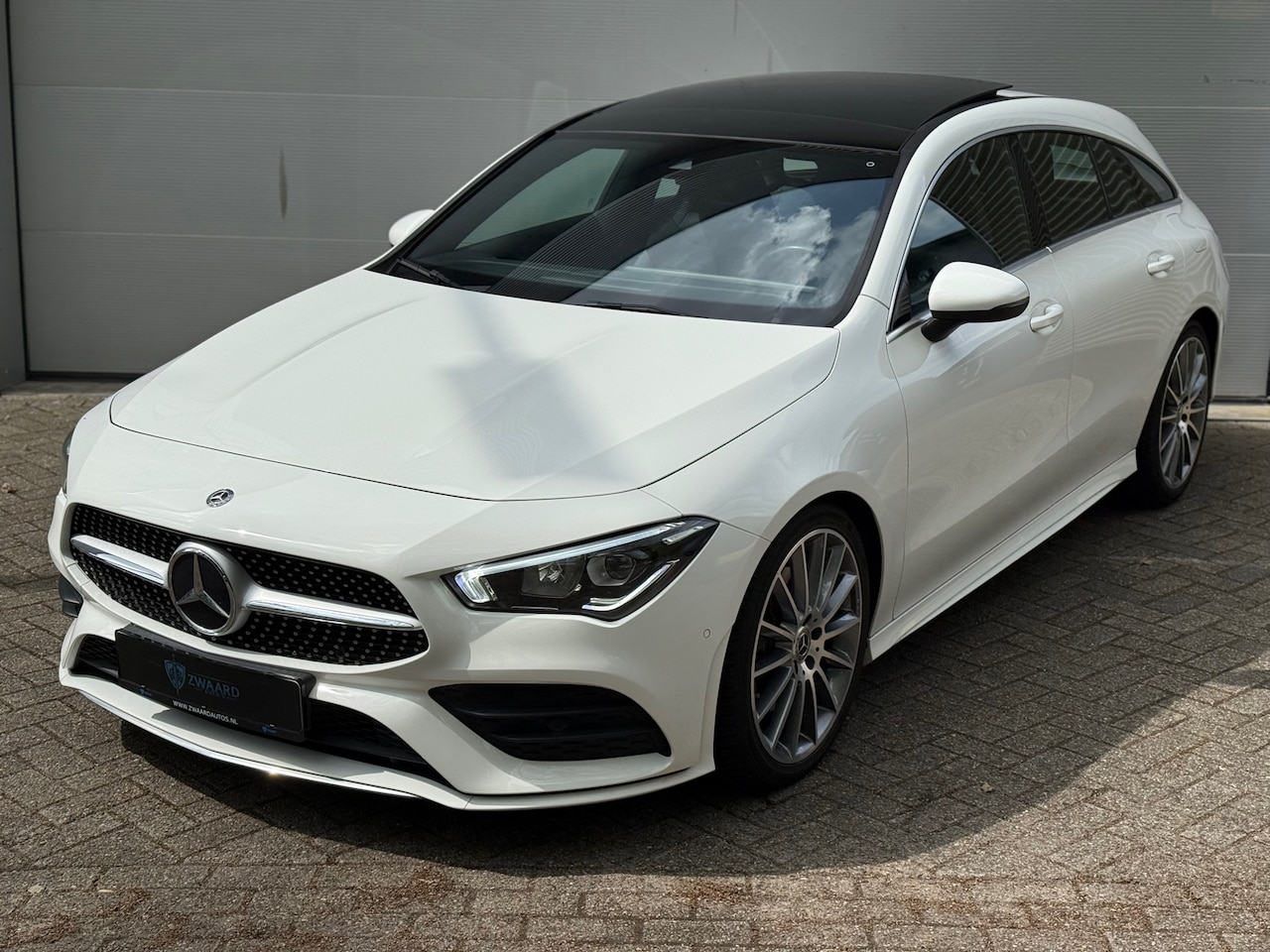 Mercedes-Benz CLA-klasse Shooting Brake - 220 Ambition Business AMG l Pano l Memory l Ambient l Climate l trekhaak l - AutoWereld.nl