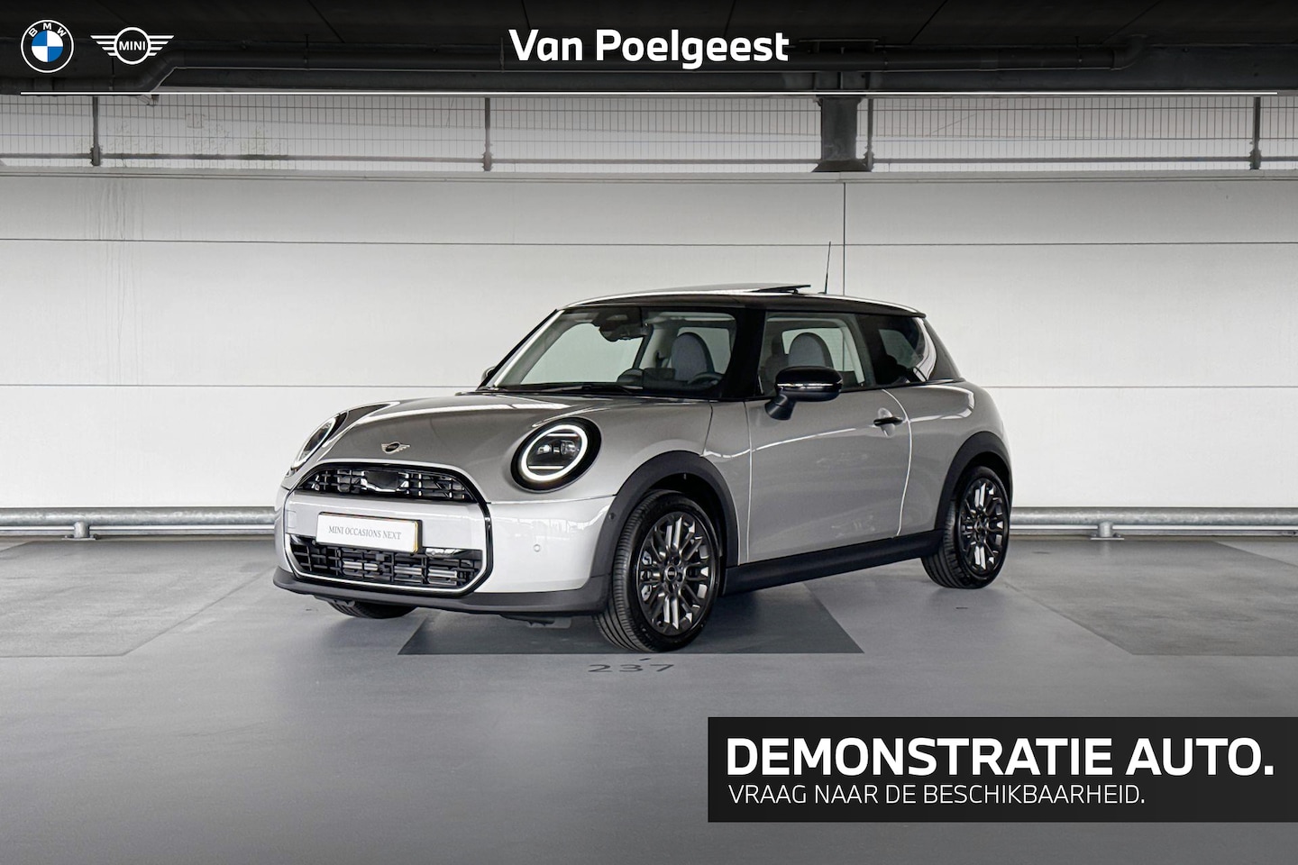 MINI Cooper - 3-deurs 1.5 Cooper C Classic | Pakket M | Dak en spiegelkappen in Jetblack - AutoWereld.nl