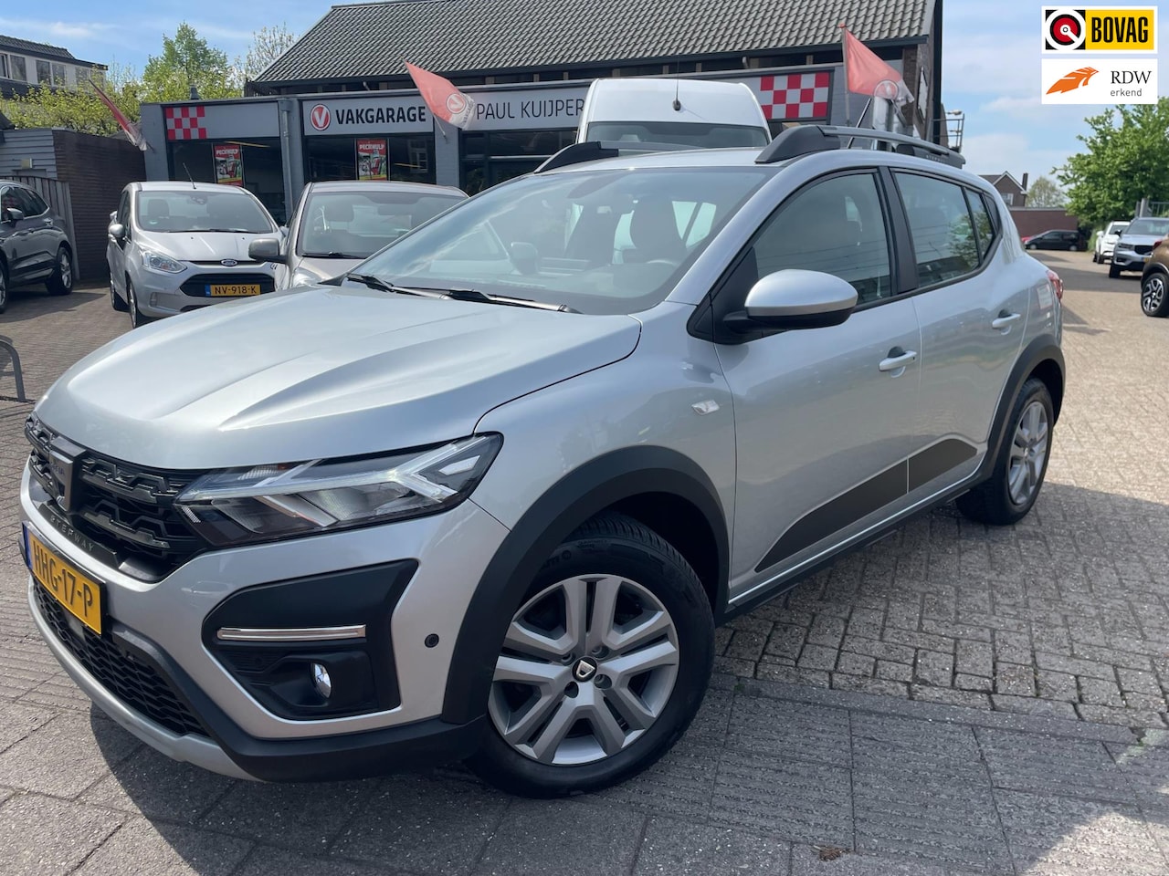 Dacia Sandero Stepway - 1.0 TCe 90 Comfort CVT AUTOMAAT *navi + PDC v/a + camera* - AutoWereld.nl