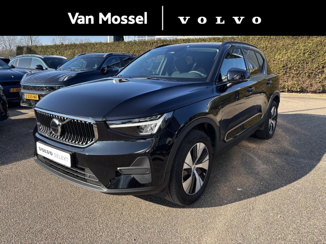 Volvo XC40 - 2.0 B3 Essential | Camera | Navigatie | 18" Lichtmetalen velgen - AutoWereld.nl