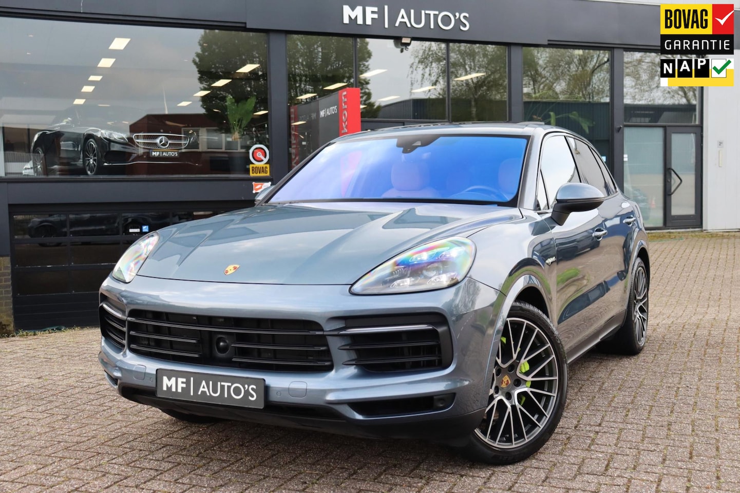 Porsche Cayenne - 3.0 E-Hybrid 462PK|Pano|ACC|Sport Chrono|Matrix PDLS+|Luchtvering|4 Wielbesturing - AutoWereld.nl