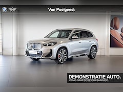 BMW iX1 - eDrive20 67 kWh | M Sport | Glazen Panoramadak | Stoelverwarming | Harman Kardon | Trekhaa