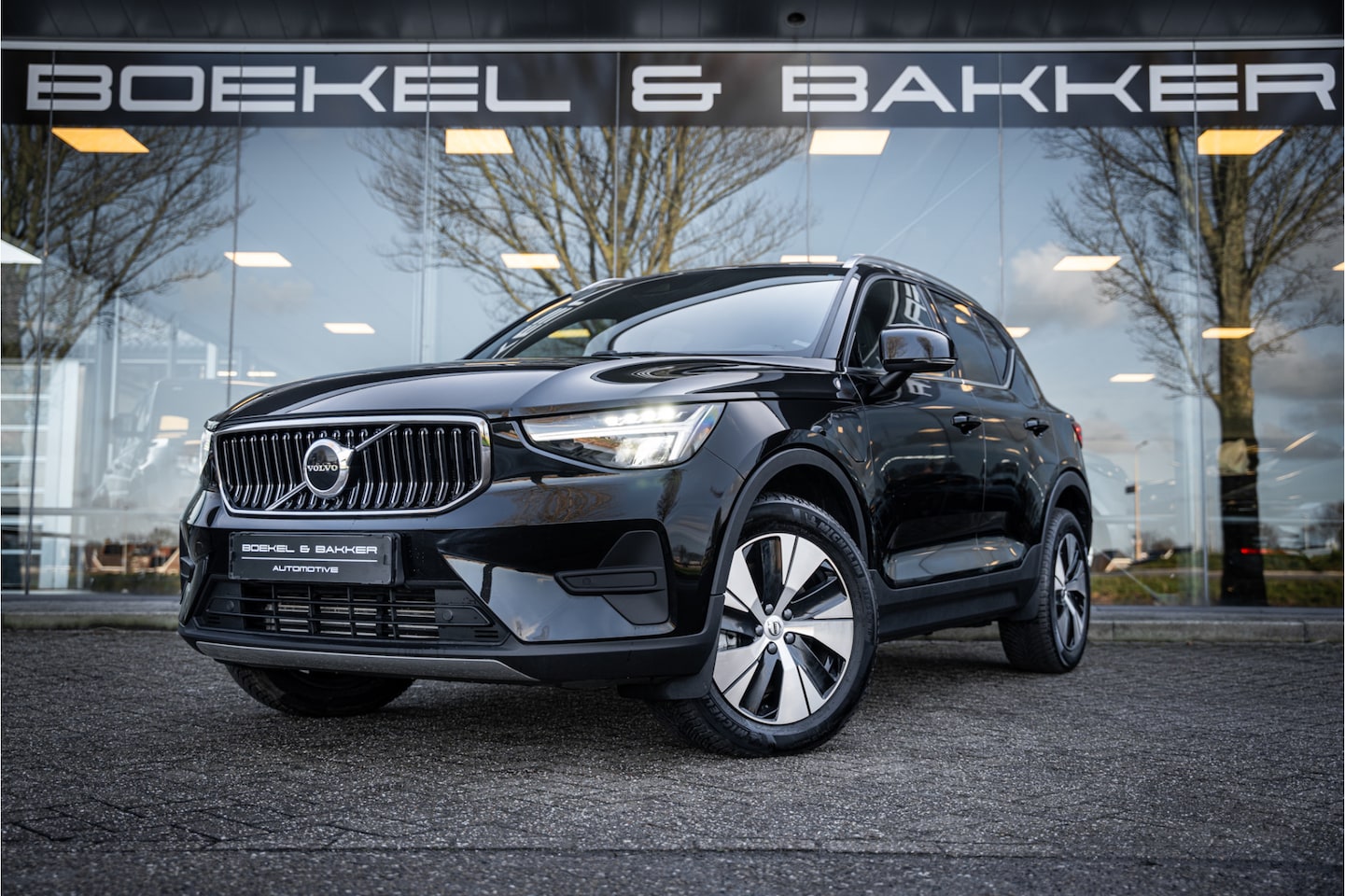 Volvo XC40 - 1.5 T4 Recharge Inscription Expression - Camera - Stuurverwarming All Season banden! - AutoWereld.nl