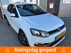 Volkswagen Polo - 1.2 TSI Comfortline / Navi / Carplay / 17 inch / NAP