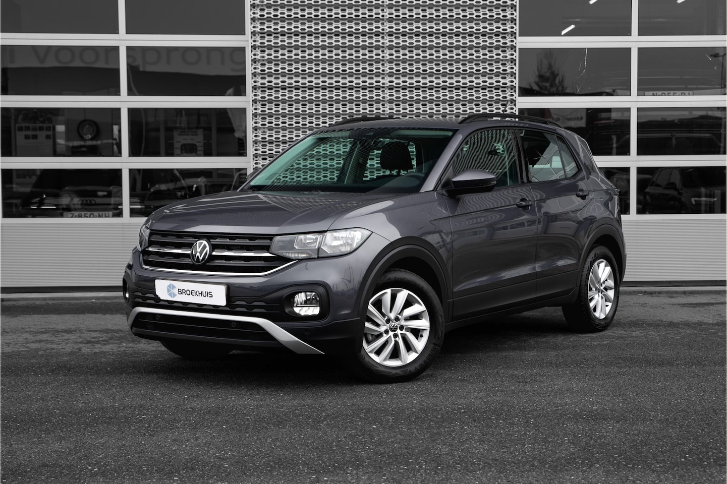 Volkswagen T-Cross - 1.0 96PK TSI Life | Apple Carplay | Airco | ACC - AutoWereld.nl