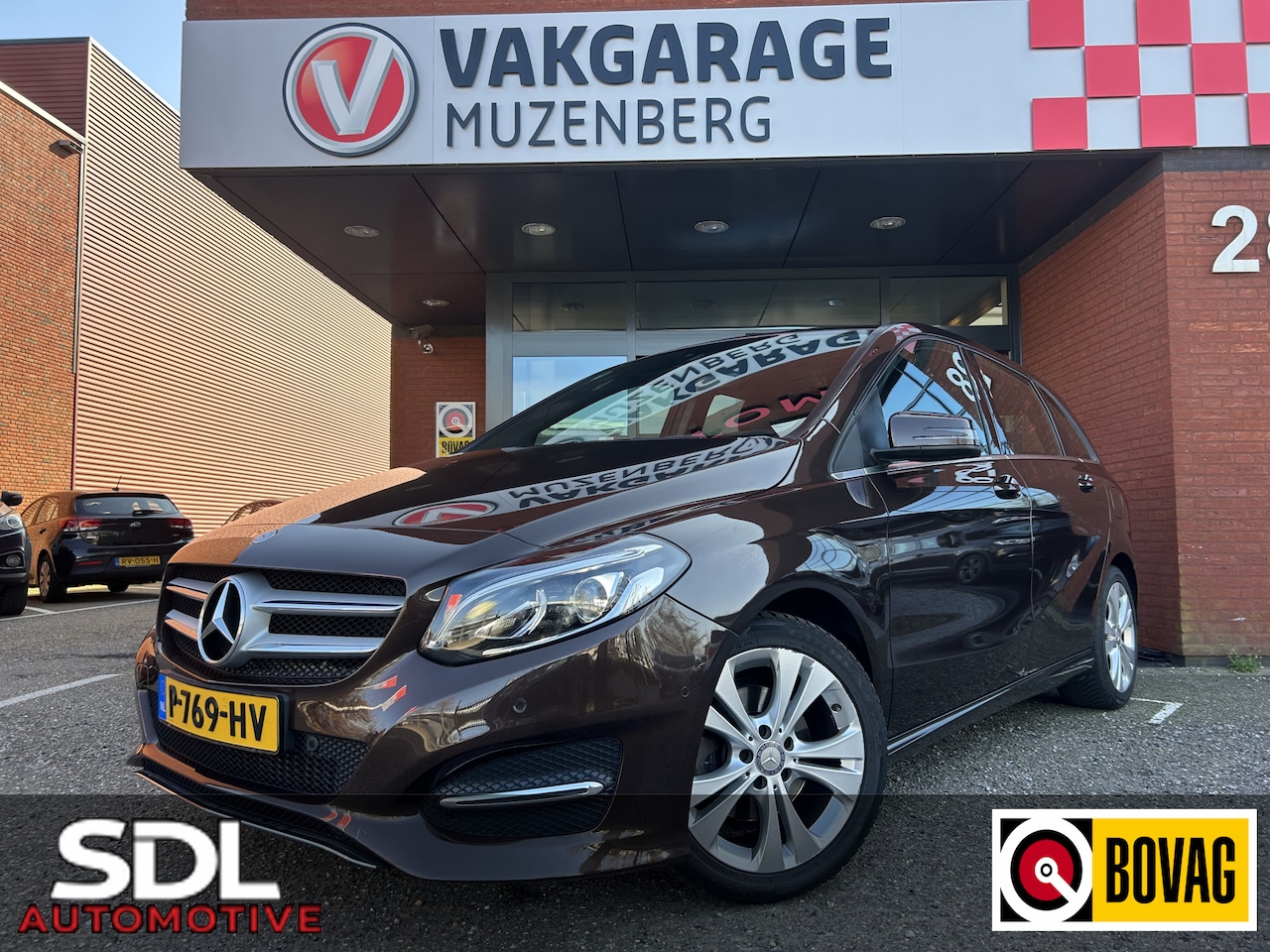 Mercedes-Benz B-klasse - 180 Ambition // LED // NAVI // CLIMA // HALF LEDER // PDC // STOELVERWARMING // - AutoWereld.nl