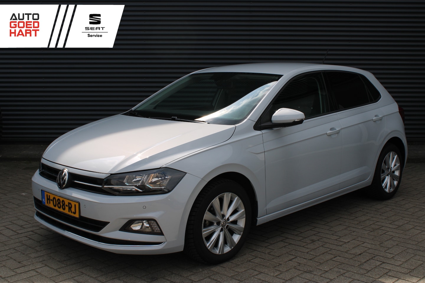 Volkswagen Polo - 1.0 TSI DSG Highline Navigatie Camera - AutoWereld.nl