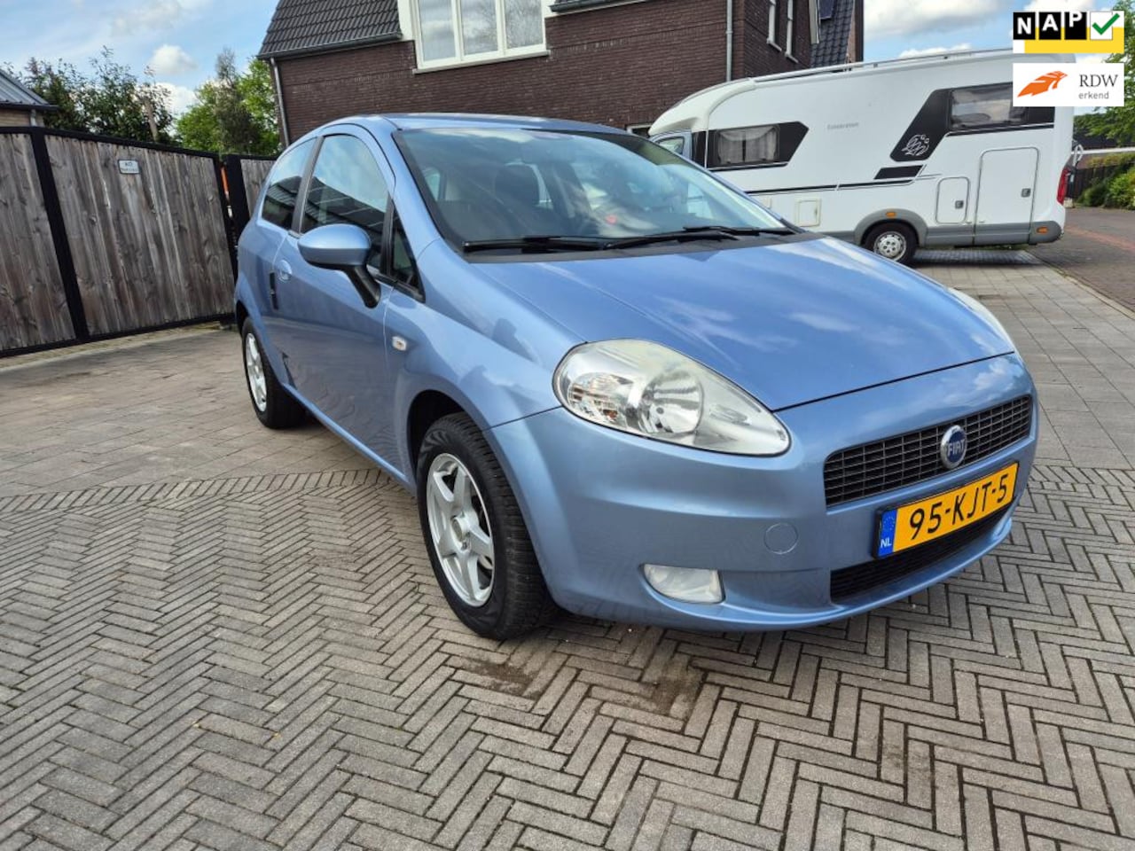 Fiat Grande Punto - 1.4 met airco, nieuwe distributie en weinig km - AutoWereld.nl