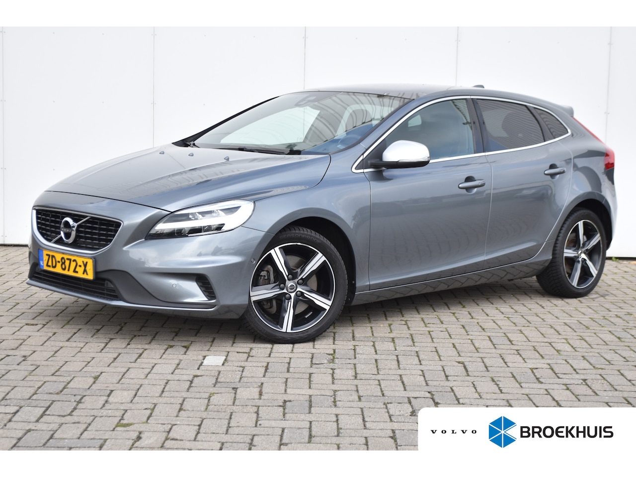 Volvo V40 - T3 R-Design #Standkachel #Pano #HarmanKardon! |Standkachel |Pano |HarmanKardon! - AutoWereld.nl