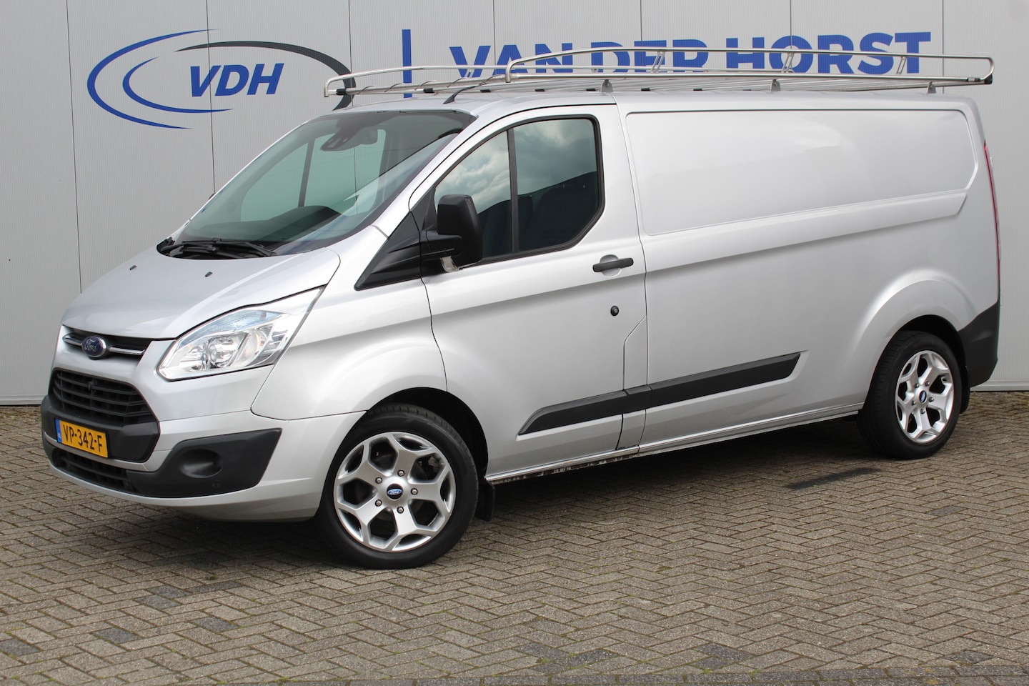 Ford Transit Custom - 290 2.2 TDCI L2H1 Trend Trekhaak-Imperial-Achteruitrijcamera-Stoelverwarming-betimmerde la - AutoWereld.nl