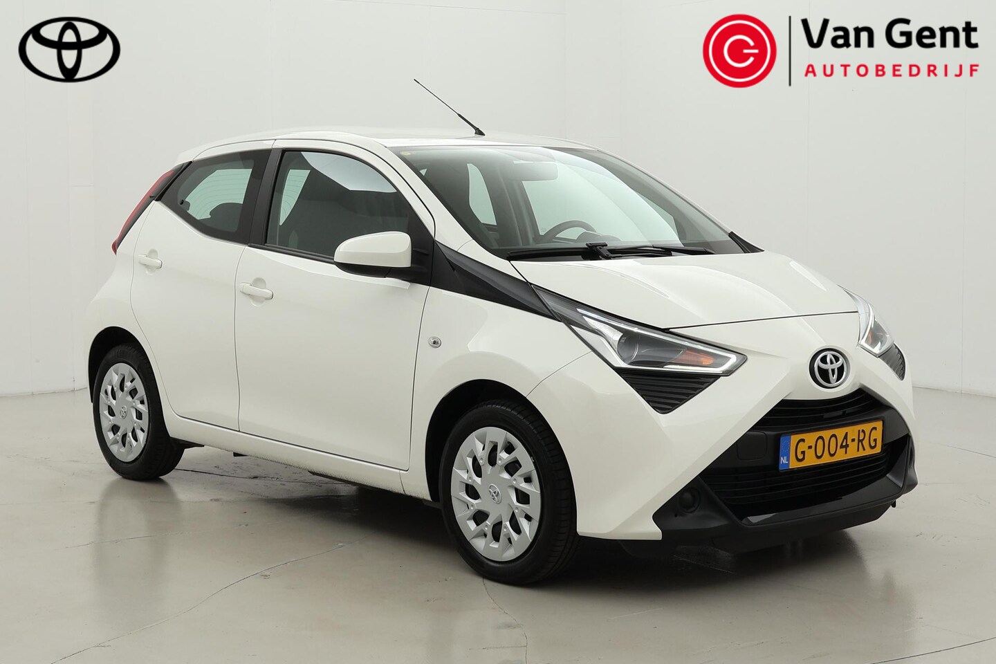 Toyota Aygo - 1.0 VVT-i x-play limited | Apple Carplay / Android Auto | Airco | Camera | Multifunctionee - AutoWereld.nl