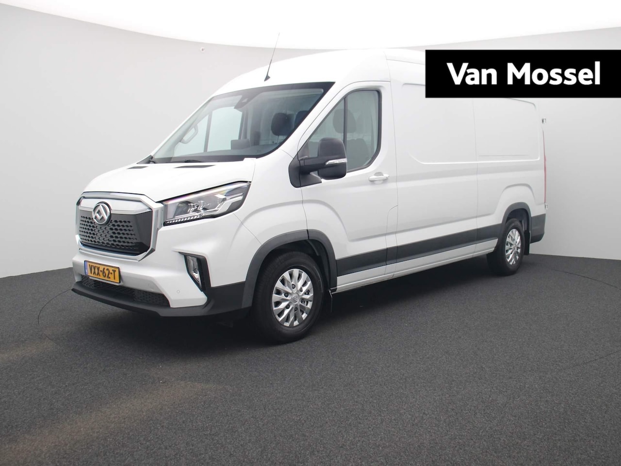 Maxus eDeliver 9 - L3H2 89 kWh Incl Sortimo Inrichting! | Airco | LMV | PDC | Zijschuifdeur | Cam | - AutoWereld.nl