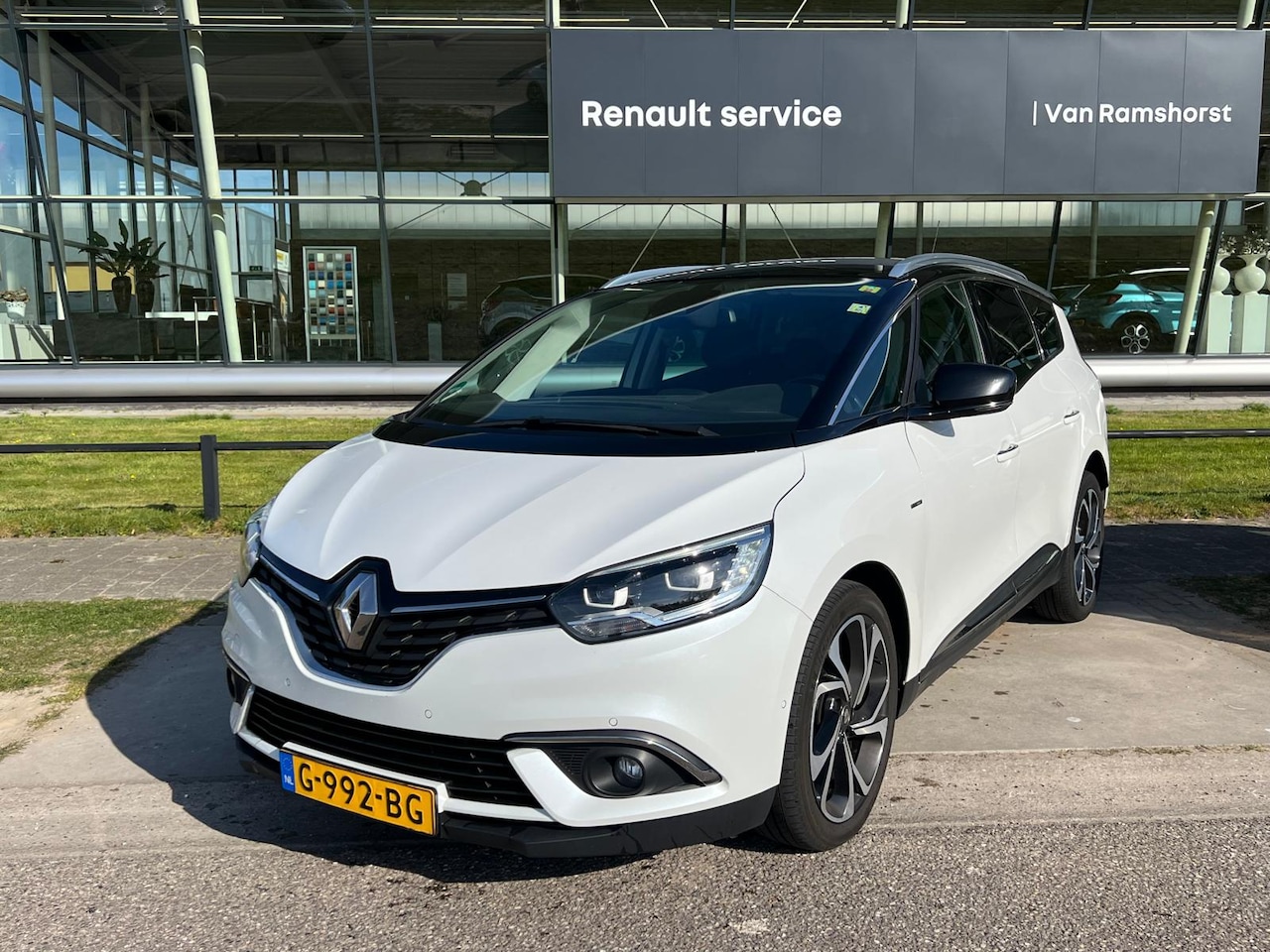 Renault Grand Scénic - 1.3 TCe 140pk Bose / 1e Eigenaar / Dealer onderhouden / Trekhaak - AutoWereld.nl
