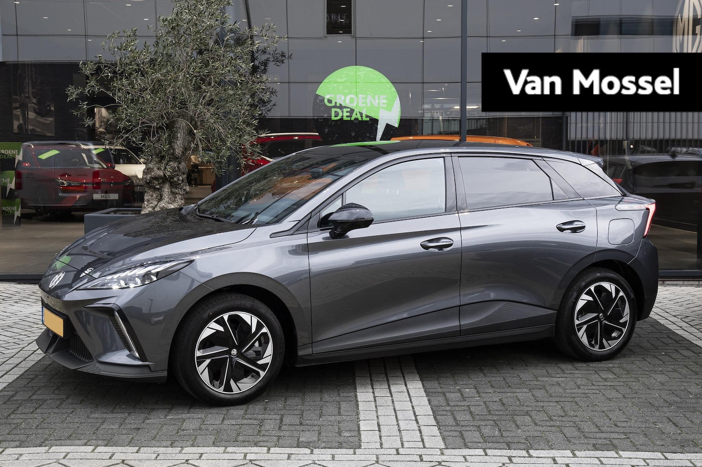 MG 4 - Luxury 64 kWh | Stoelverwarming | Stuurverwarming | 360 Camera | 435 km WLTP | 7 jaar gara - AutoWereld.nl