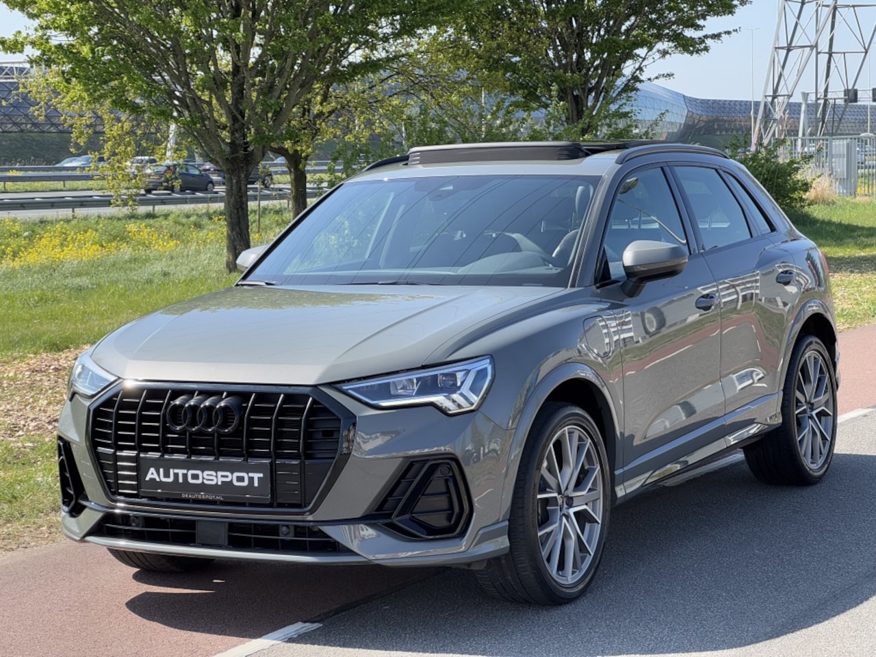 Audi Q3 - 45 TFSI e 245 Pk S-Line Black Ed. Pano Navi Trekhaak - AutoWereld.nl