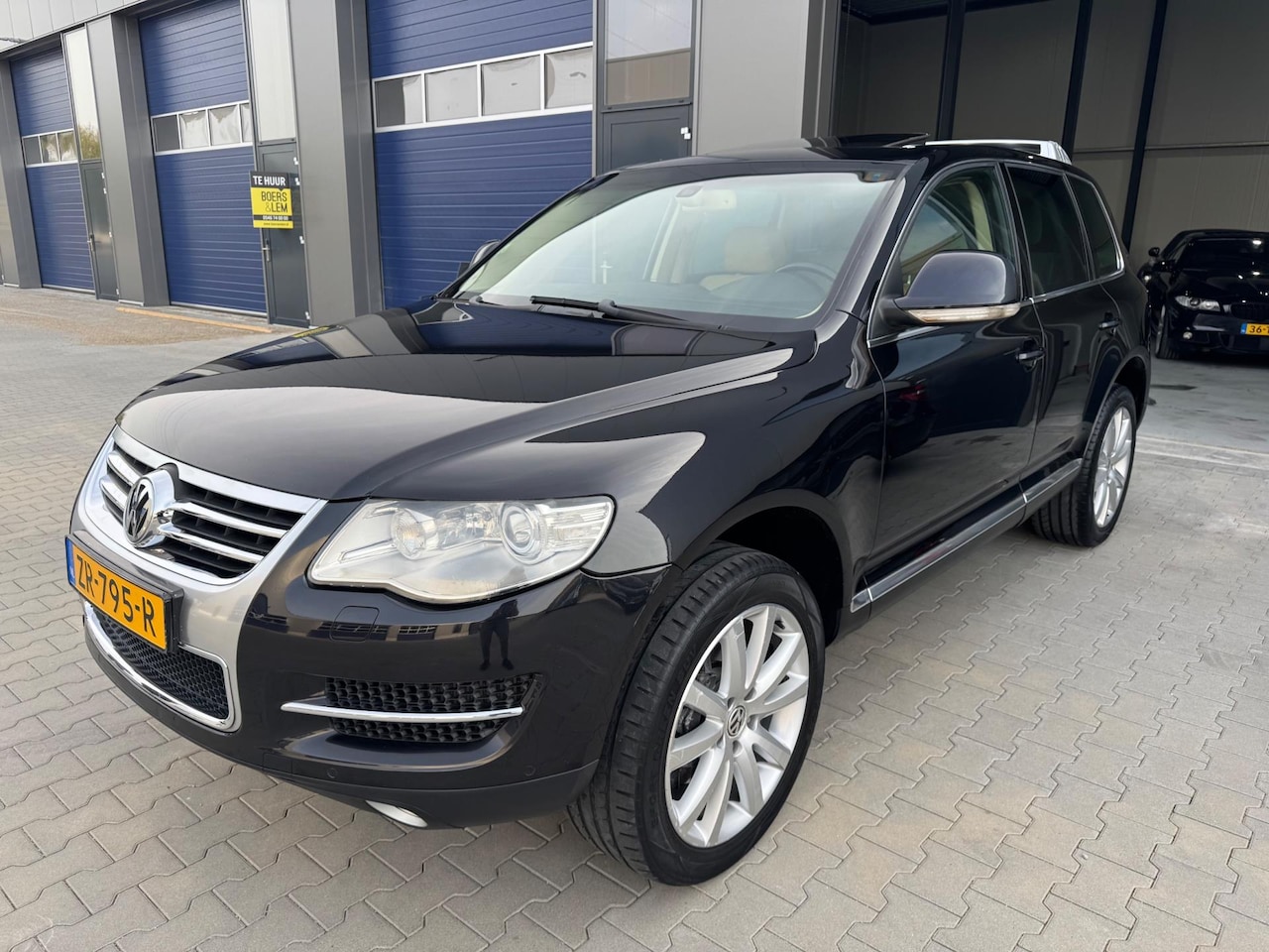Volkswagen Touareg - 5.0 V10 TDI automaat schuifdak trekhaak xenon nieuwe apk vol!! alleen deze week 6900!!!! - AutoWereld.nl
