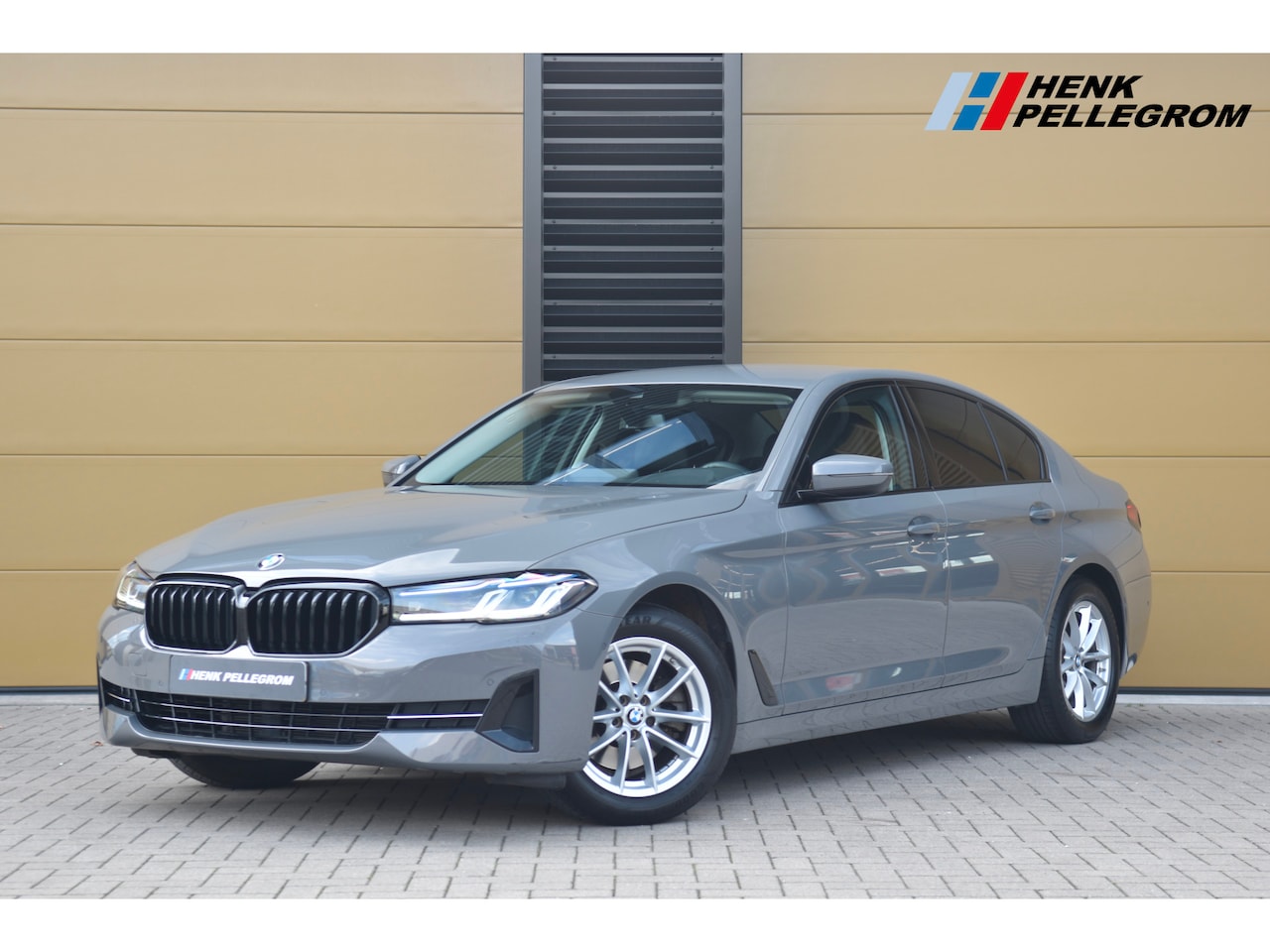 BMW 5-serie - 520i Business Edition Plus * Comfort stoelen * Laser * Leder * Live cockpit * Grootlicht a - AutoWereld.nl