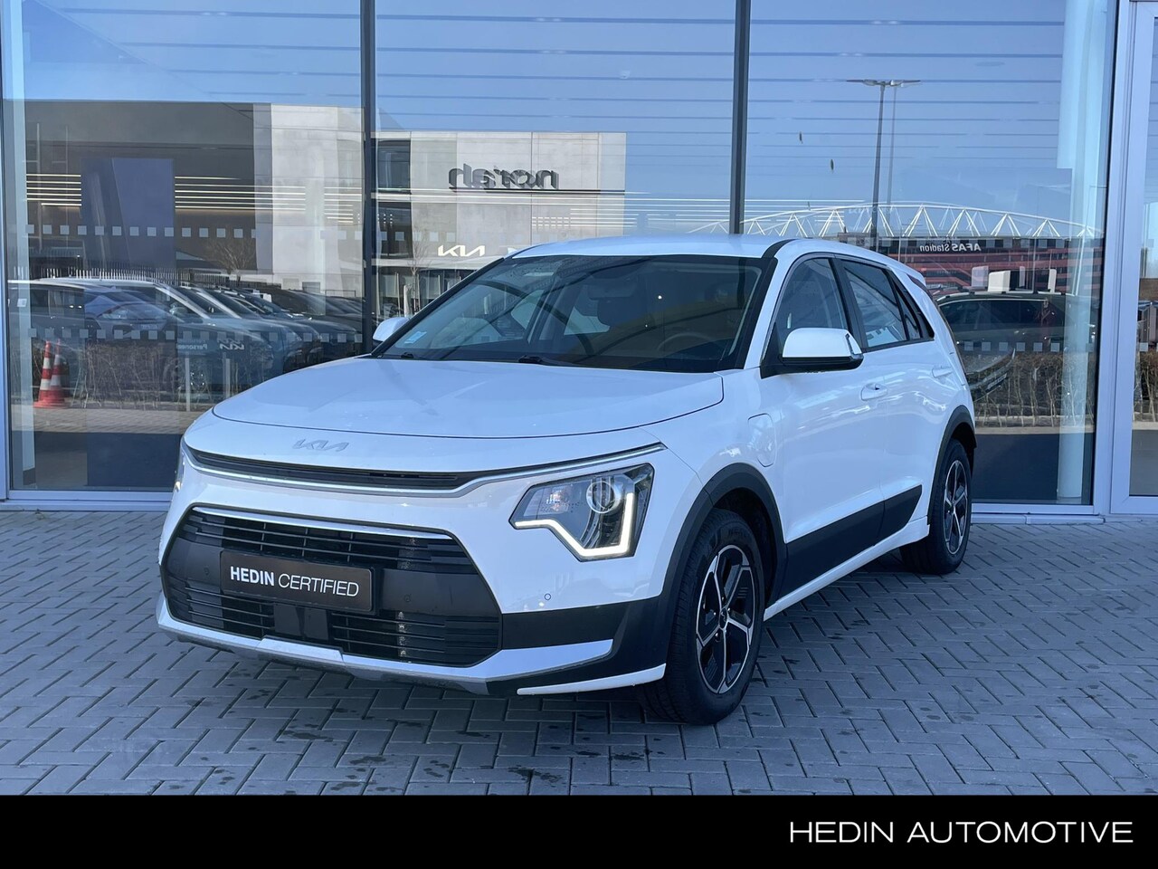 Kia Niro - 1.6 GDI PHEV Plug-In Hybrid DynamicLine | Navigatie | Camera | Climate control | Adapt. Cr - AutoWereld.nl