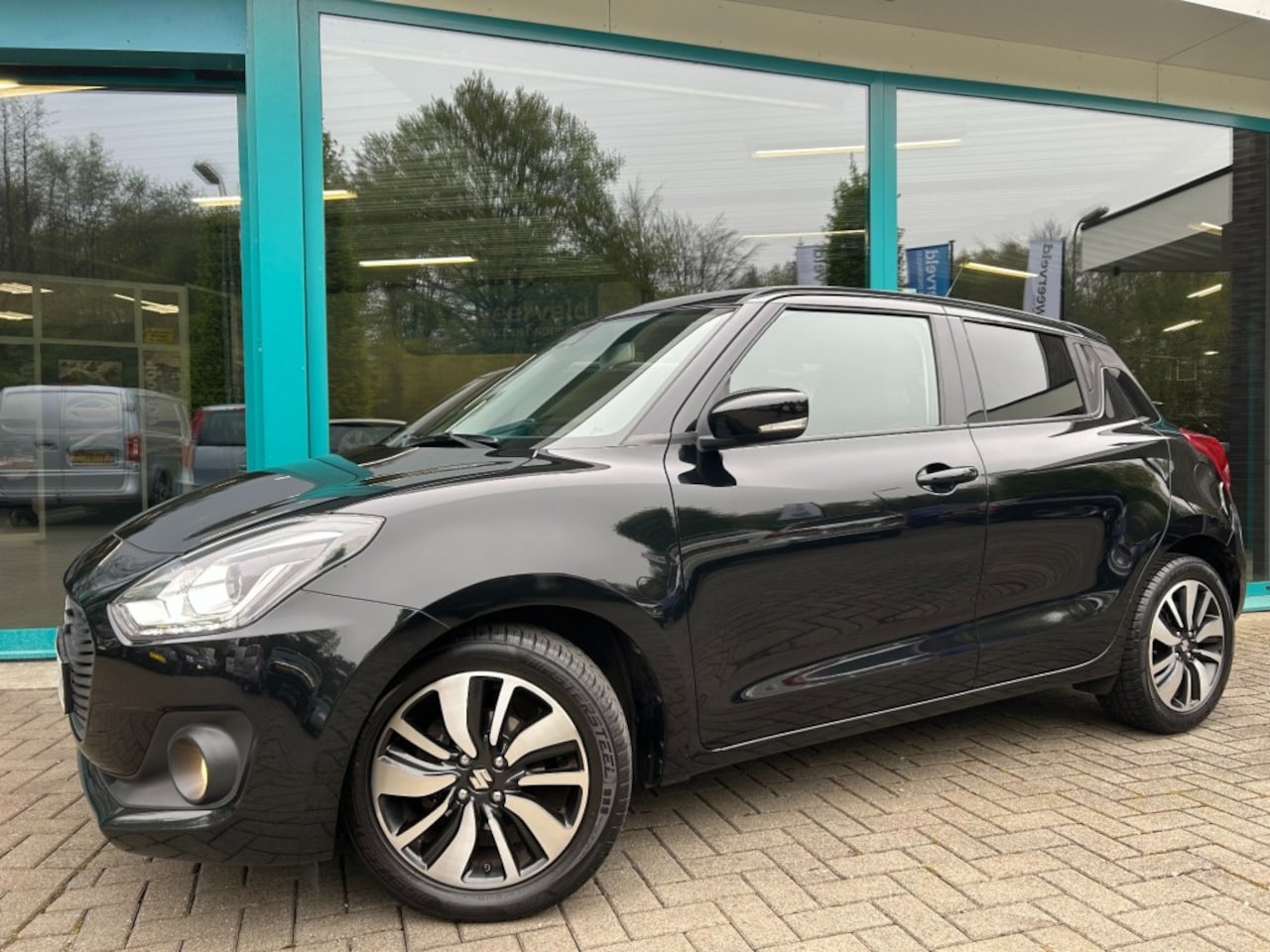 Suzuki Swift - 1.2 SPORT LED, CarPlay, Navi, Camera, Climate, 16Inch, NAP - AutoWereld.nl